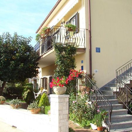 Apartment Complex Orzan Lovrecica מראה חיצוני תמונה