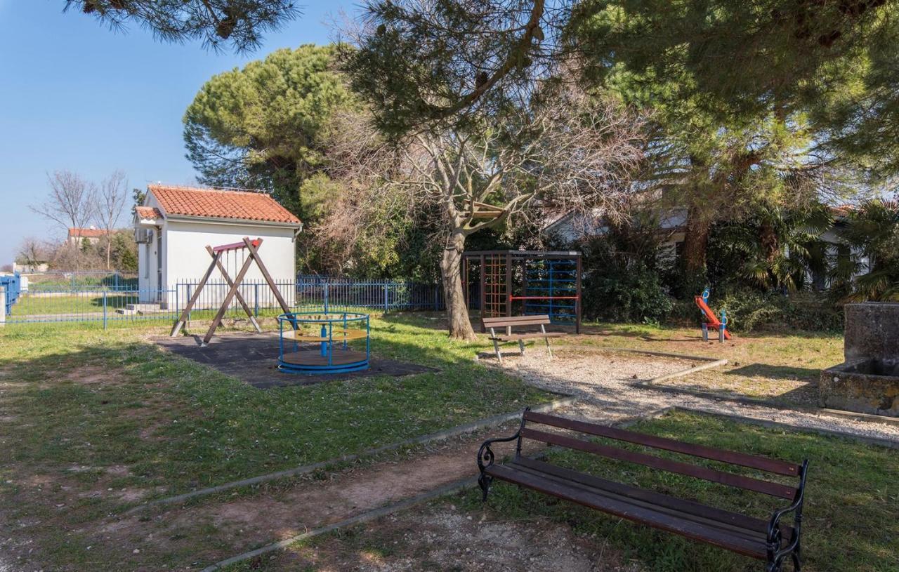 Apartment Complex Orzan Lovrecica מראה חיצוני תמונה