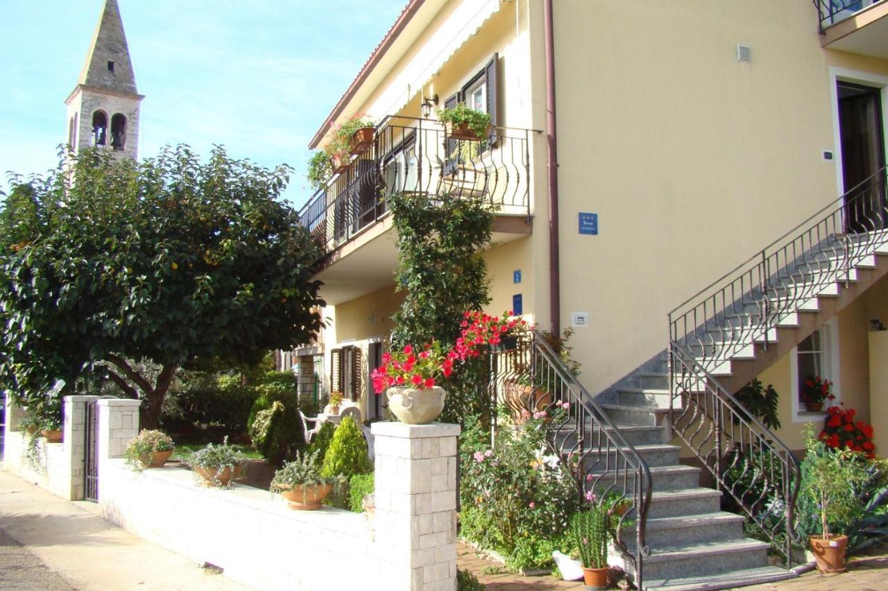 Apartment Complex Orzan Lovrecica מראה חיצוני תמונה